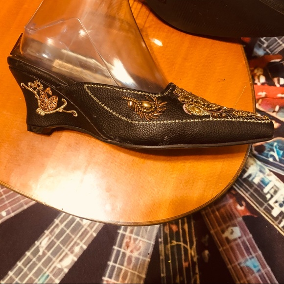 🌹Beautiful JohnFashion Embroidered, Beaded Slides - Picture 3 of 14